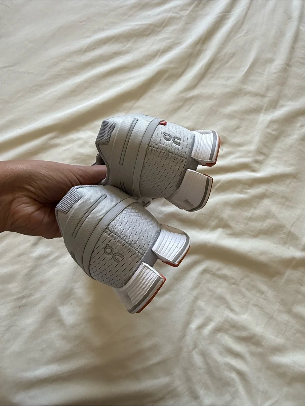 On Running | Cloud Glacier White Trainers | W10